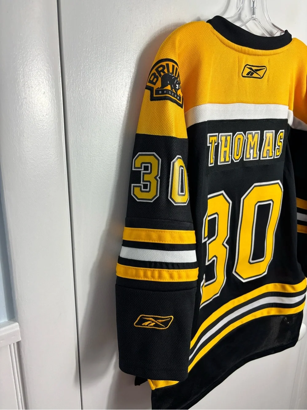 Reebok Boston Bruins Tim Thomas #30 NHL Hockey Jersey Youth L/XL Black Yellow